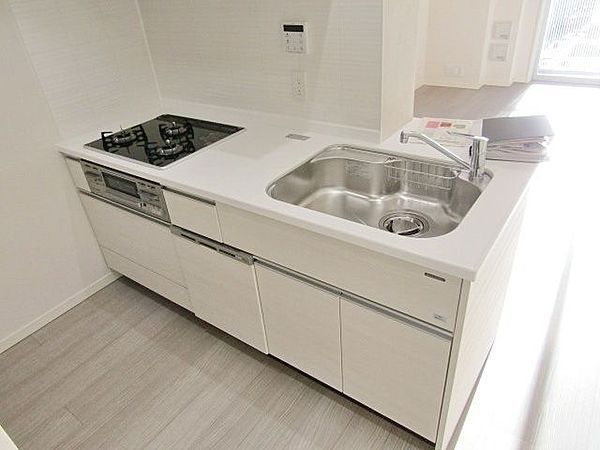キッチン　写真は同タイプ住居です。