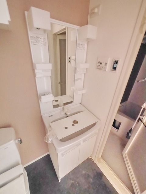 洗面設備　同物件別部屋写真