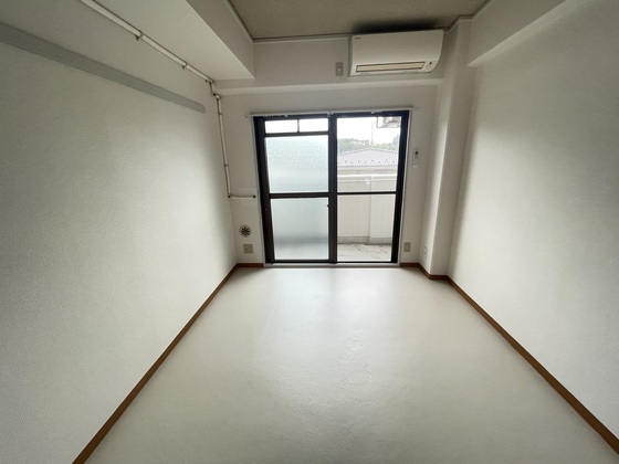 居室・リビング　※別部屋の写真です