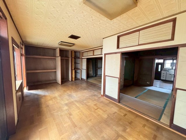 収納　洋室収納（リフォーム前写真）