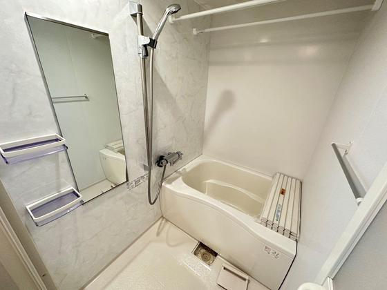 バス・シャワールーム　※別部屋の写真です