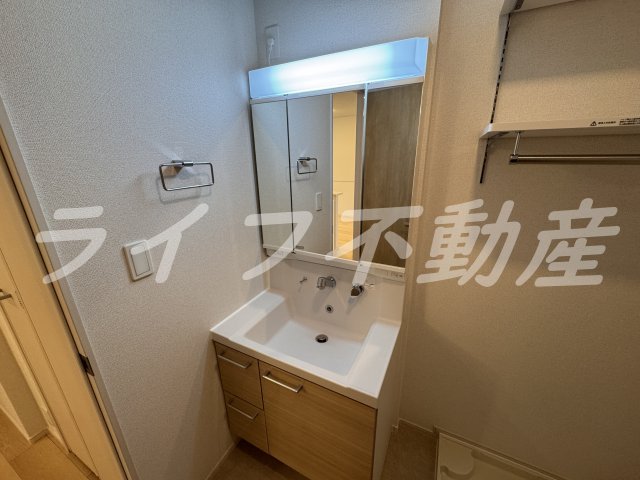 洗面設備　独立洗面台で身支度をすべて済ませてしまいましょう
