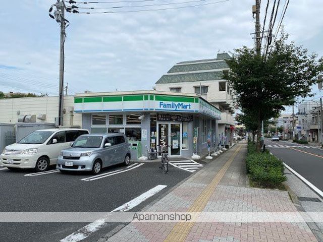 コンビニ　ファミリーマート（コンビニ）まで488m