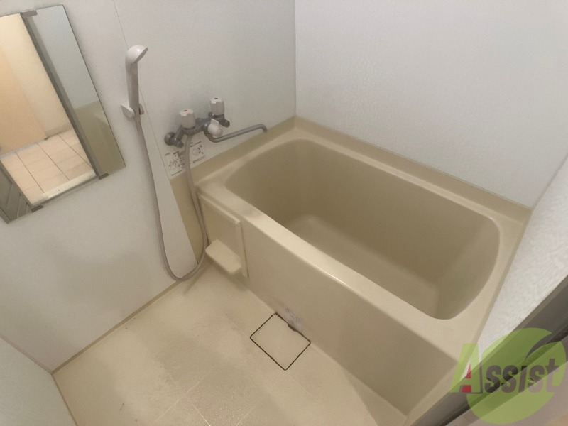 バス・シャワールーム　お風呂です。ゆっくりお風呂につかるのも体に良いですね～