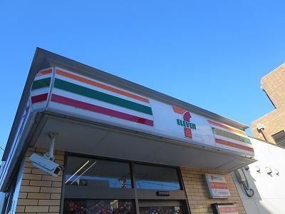 コンビニ　セブンイレブン（コンビニ）まで306m