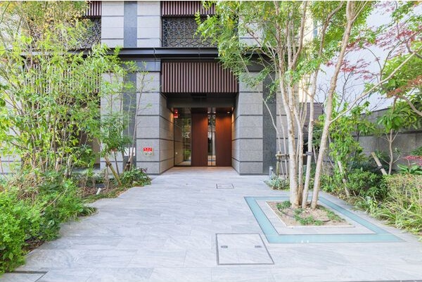 エントランス　名古屋で一番初期費用の安い賃貸専門の不動産会社です(^^)