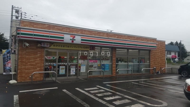 コンビニ　セブンイレブン芦別中央店（コンビニ）まで357m