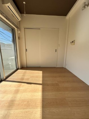 居室・リビング　※別号室参考写真