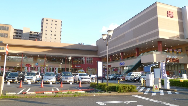 ショッピングセンター　フレスポ八潮（ショッピングセンター）まで450m
