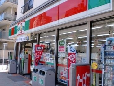 コンビニ　サンクス駒込駅北店（コンビニ）まで71m