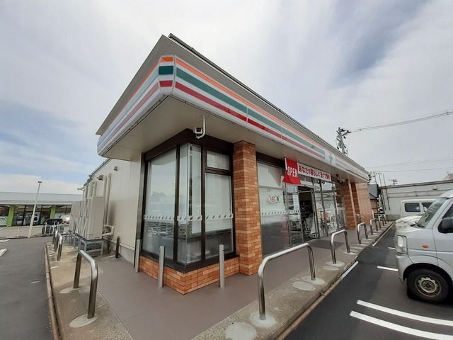 コンビニ　セブンイレブン三条西裏館店（コンビニ）まで595m