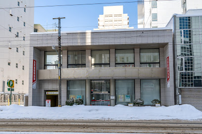 銀行　北海道信用金庫大通南支店（銀行）まで212m
