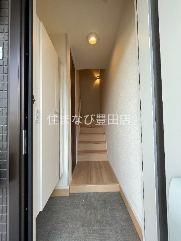 玄関　改装前（清掃前）