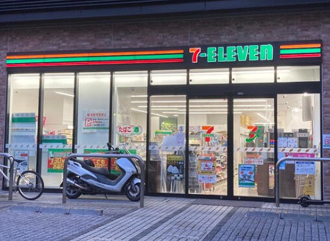 コンビニ　セブンイレブン渋谷恵比寿3丁目店（コンビニ）まで292m