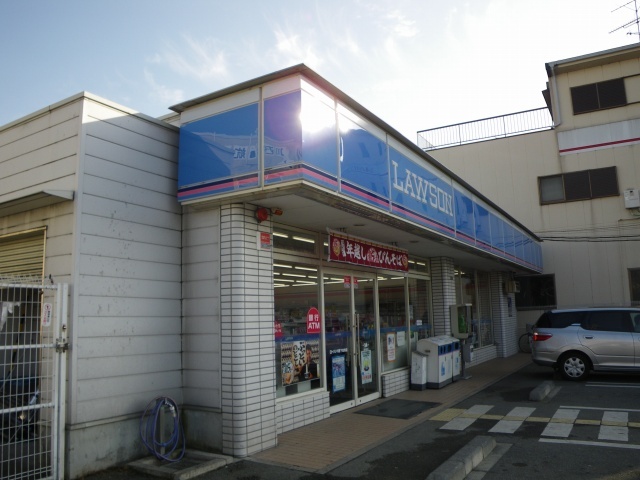 コンビニ　ローソン川西南花屋敷二丁目店（コンビニ）まで767m