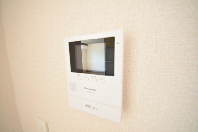 セキュリティ　★来訪者の確認ができるTVモニターホン付です★