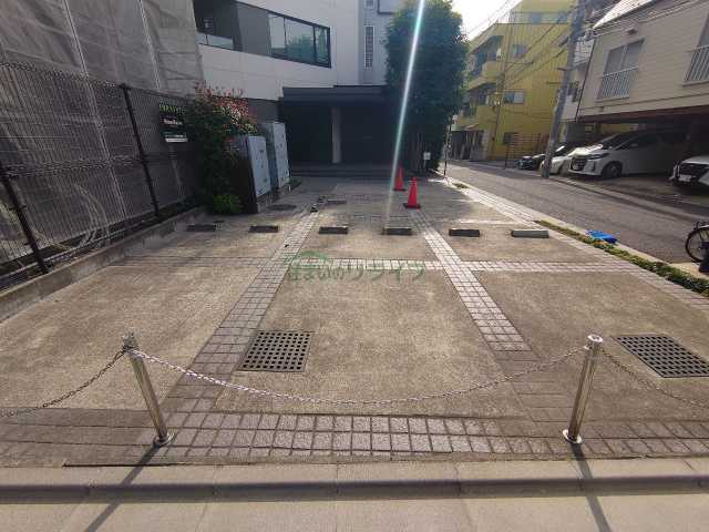 駐車場　プライムメゾン本郷