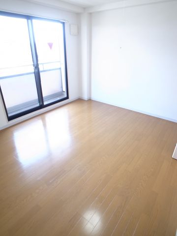 居室・リビング　明るいお部屋ですね☆