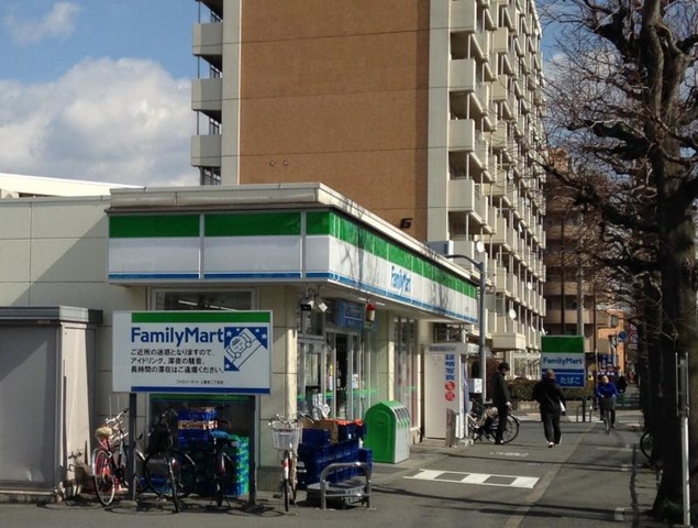 コンビニ　ファミリーマート上鷺宮二丁目店（コンビニ）まで371m