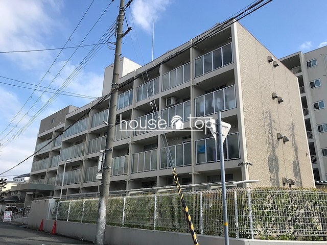 建物外観　しっかりとそびえ立つ甲子園駅すぐのＲＣ造分譲