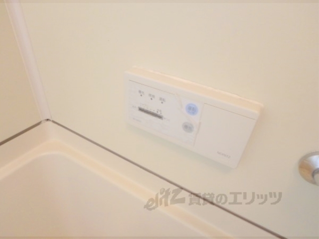 その他設備　給湯器リモコン