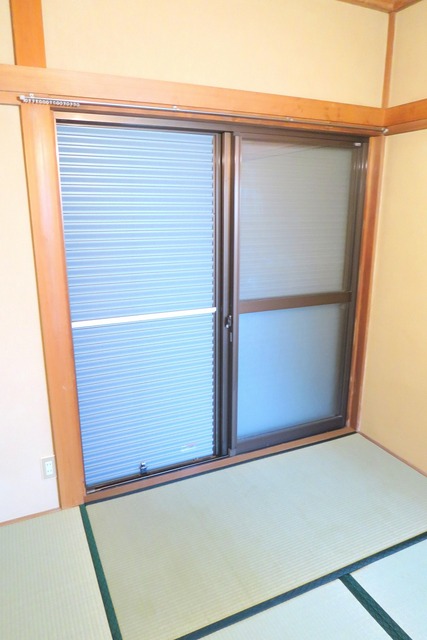 セキュリティ　雨戸も有ります