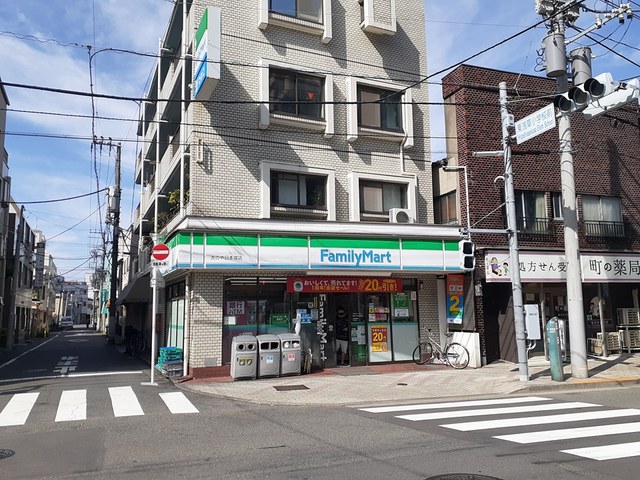 コンビニ　ファミリーマート（コンビニ）まで170m