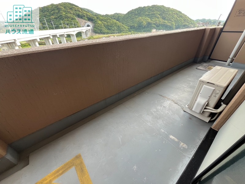 バルコニー　※写真は同間取り別号室です