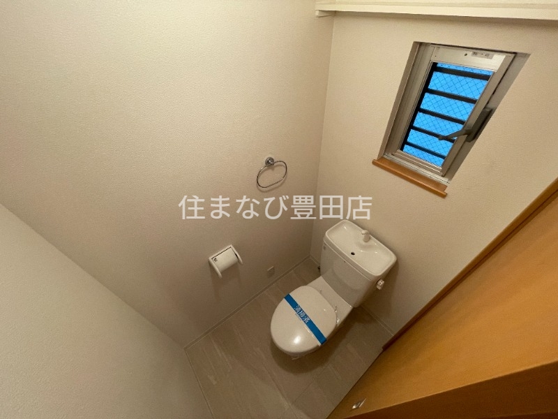 トイレ　別室同型写真