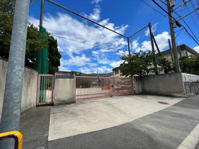 小学校　孔舎衙小学校（小学校）まで417m