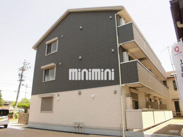 建物外観　３階建てのマンション