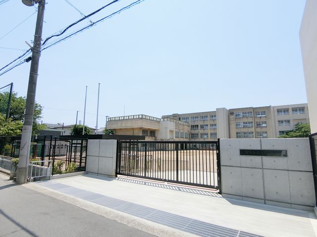小学校　堺市立榎小学校（小学校）まで546m