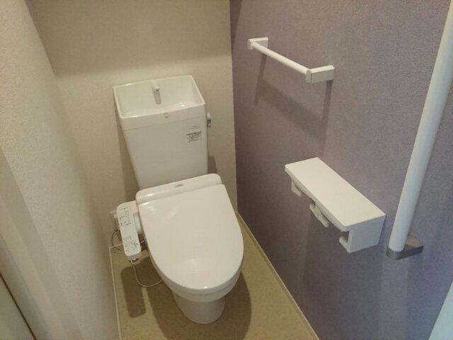 トイレ　清潔感のあるトイレです