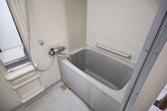 バス・シャワールーム　※別部屋の写真です