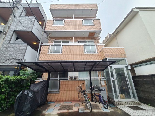 建物外観　★鉄骨造３階建てマンション！外観です。★