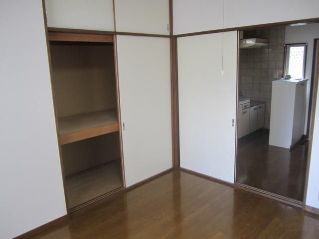 収納　収納もきちんと付いてます。