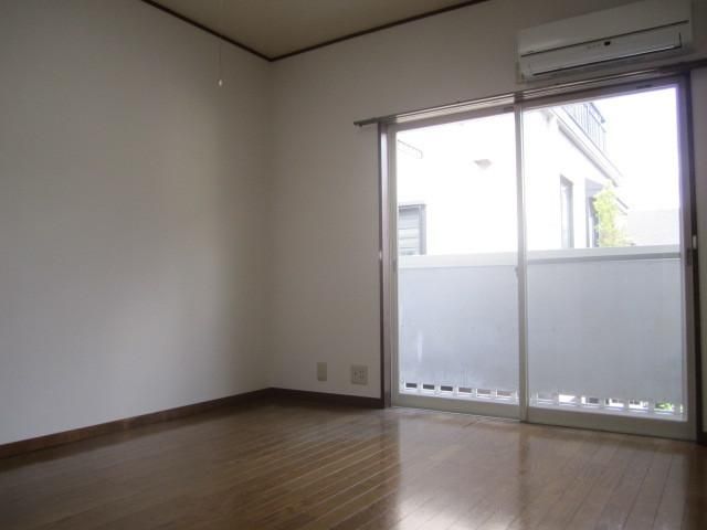 居室・リビング　洋室7帖、フローリングのお部屋です。