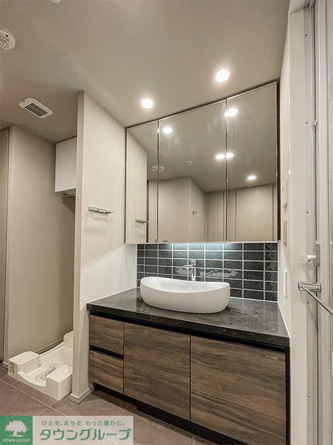 洗面設備　※写真は同タイプ住戸です。