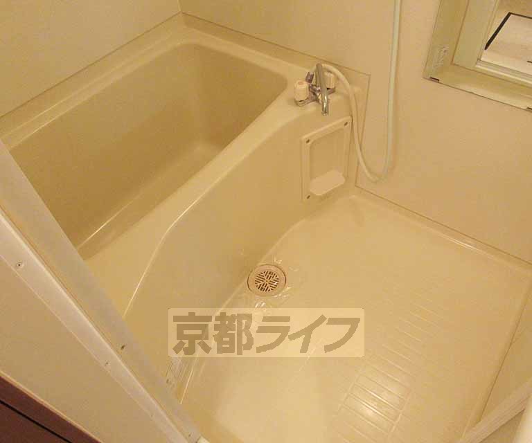 バス・シャワールーム　ゆったりとできますね！