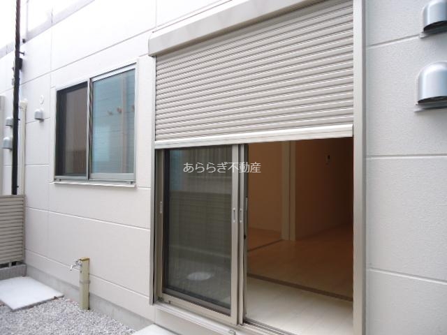 トイレ　シャッター雨戸