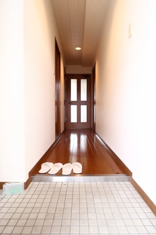 マノワールINOの玄関写真