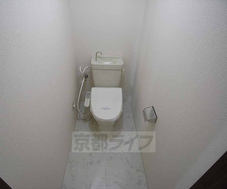 トイレ　トイレもウォシュレット付いてます。