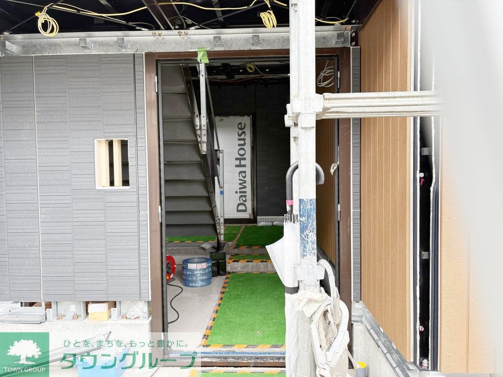 玄関　駐車場