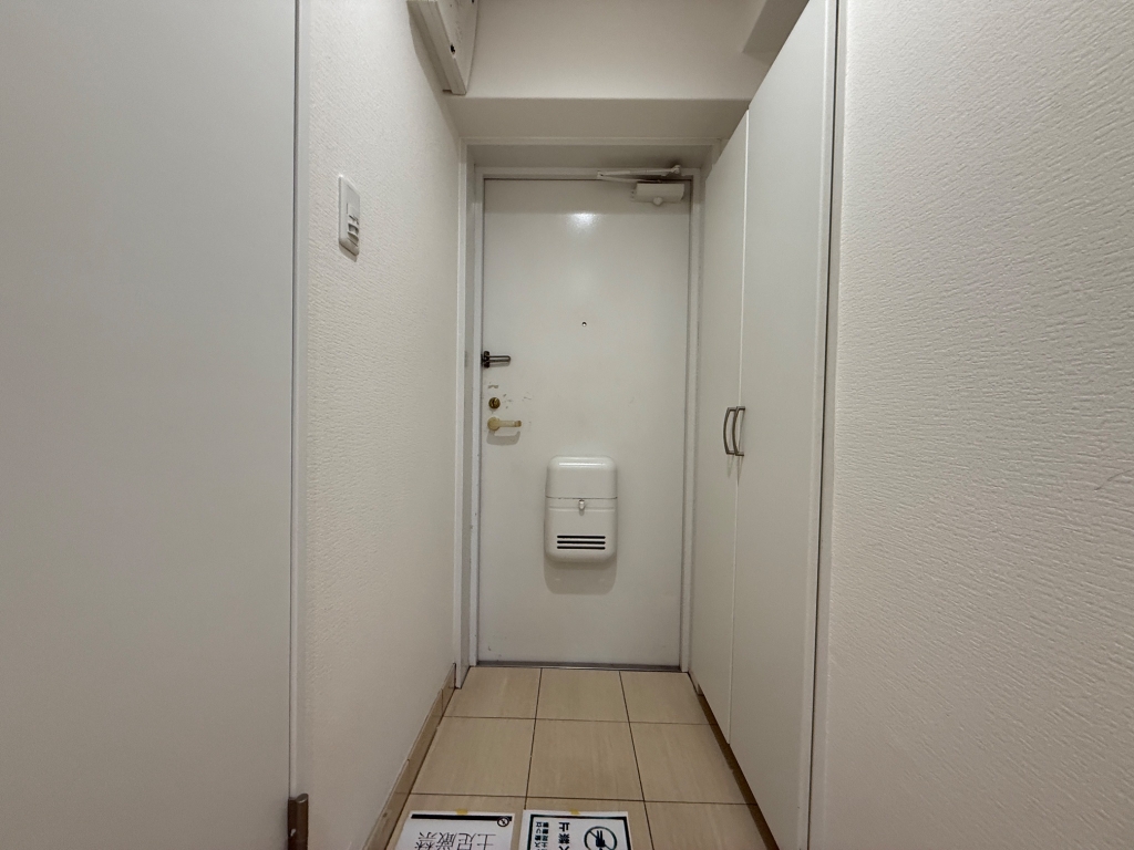ＪＲ山陽本線 垂水駅 徒歩21分 5階建 築38年の玄関写真