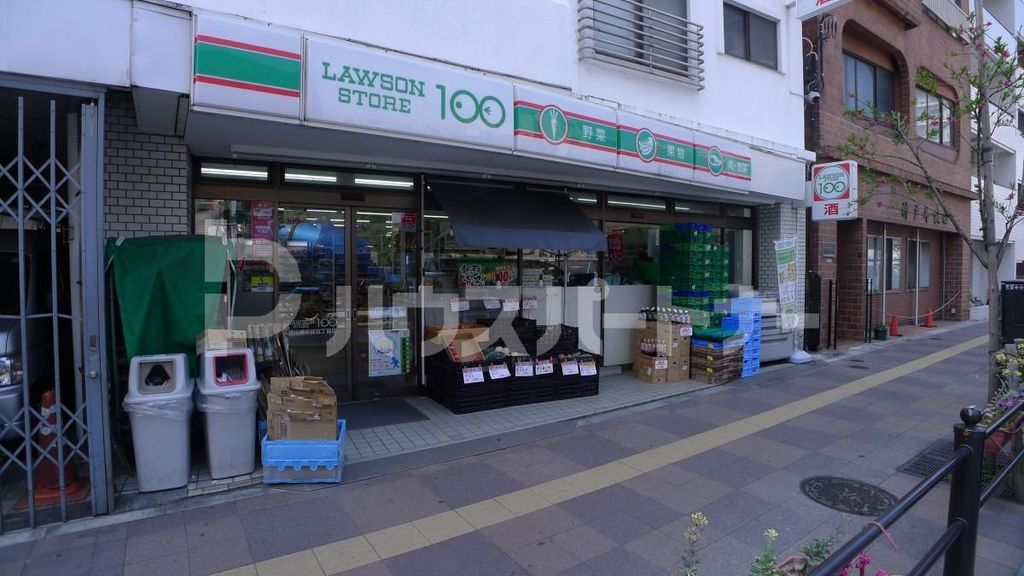 コンビニ　ローソンストア　荒川南千住5丁目店（コンビニ）まで220m