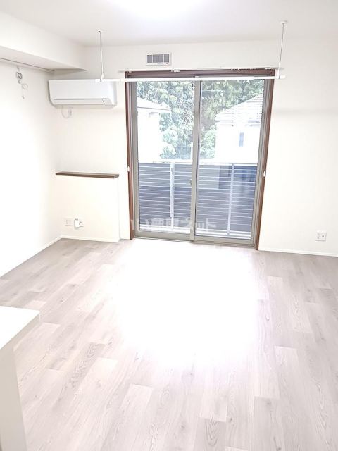ラーク見川 Aの居間写真