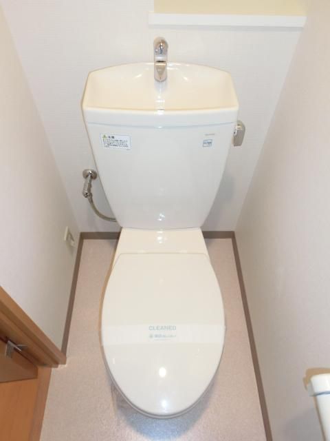 トイレ　ウォシュレット機能付き