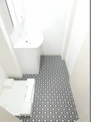 洗面設備　同仕様タイプの写真です。