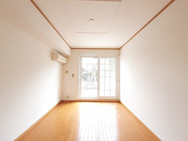 居室・リビング　ゆったりとした居間です