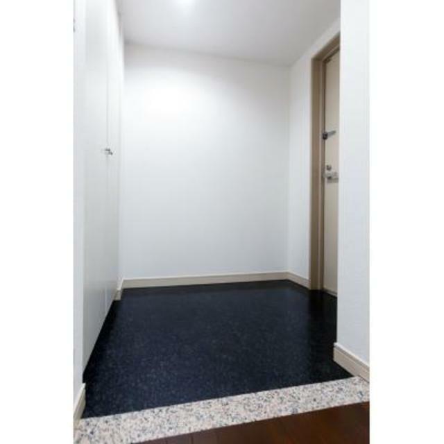 玄関　※写真は同タイプ住戸です。